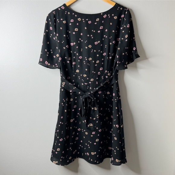 NWT BB Dakota Dress Tie Back Black Print Short Sleeve Mini Length Pockets Sz 8 - Picture 4 of 14